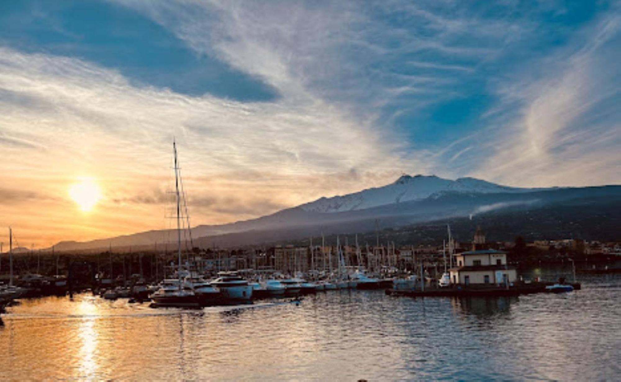 Etna Sea, Vicino A Taormina Tra Il Mare E Il Vulcano Etna, Wi-fi E Parcheggio Gratis - Perfetto Per Famiglie E Gruppi - Cinque Minuti A Piedi Dalla *